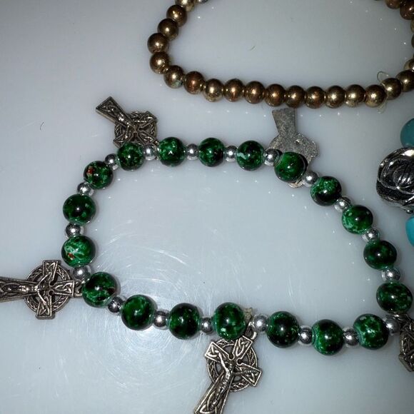 SET OF WOMENS BRACELETS - Picture 2 of 3